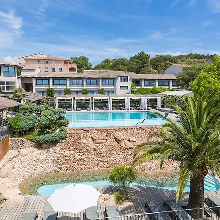 Le Roi Theodore & Hotell 4*