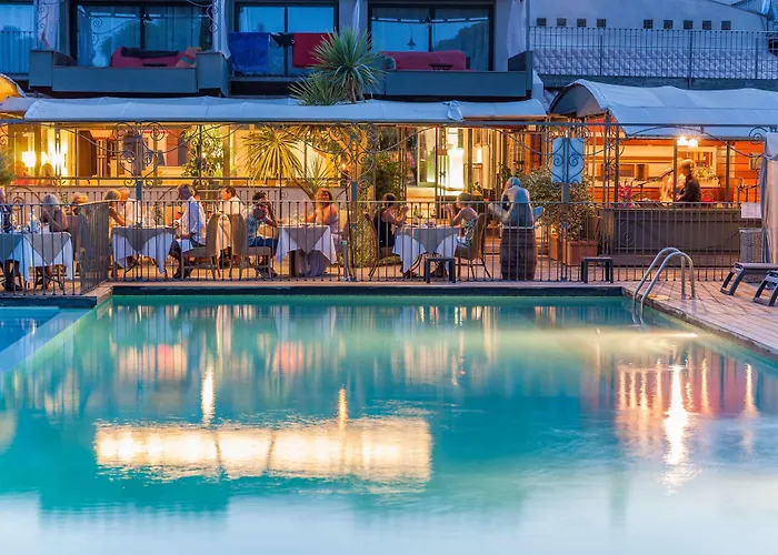 Le Roi Theodore & Hotell 4*