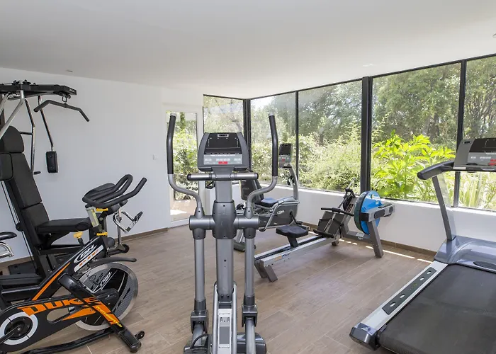 Le Roi Theodore & Отель Порто-Веккьо