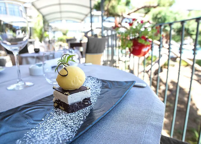 Hotell Le Roi Theodore & Porto-Vecchio (Corsica)