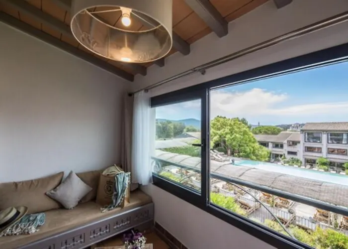 Le Roi Theodore & Отель Порто-Веккьо