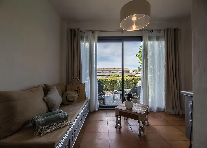 Отель Le Roi Theodore & Порто-Веккьо